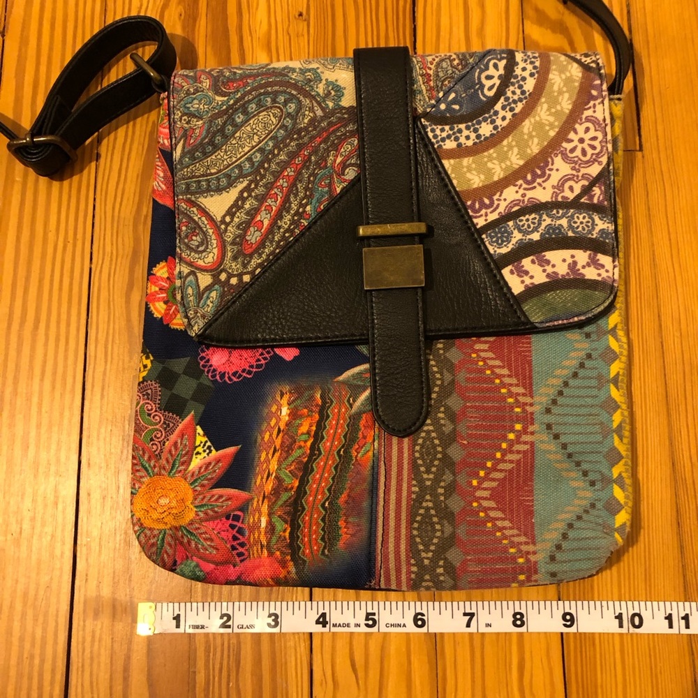 Boho floral and paisley crossbody bag with adjustable strap - Picture 12 of 16